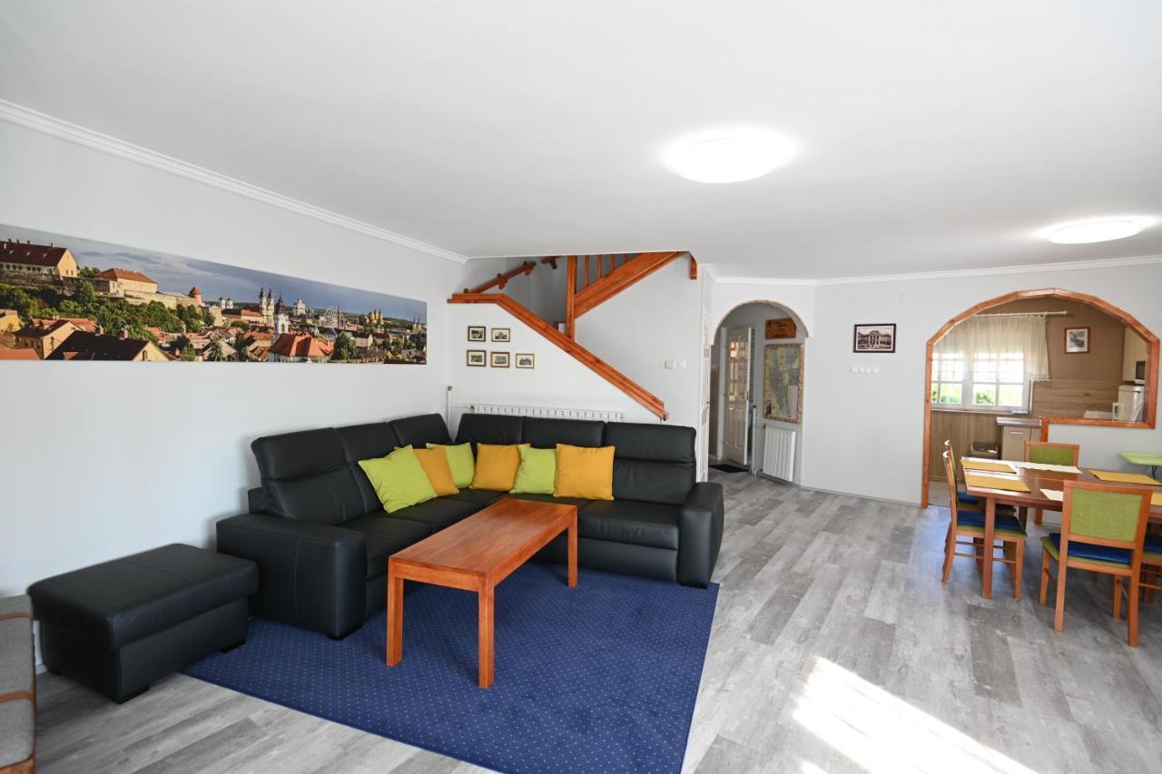 Borbarat Vendeghaz Villa Eger Exterior photo