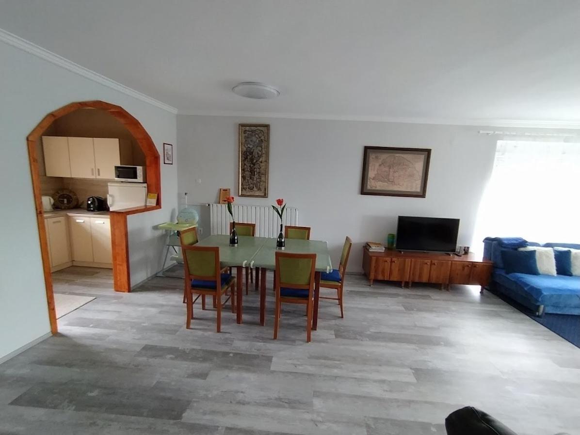 Borbarat Vendeghaz Villa Eger Exterior photo